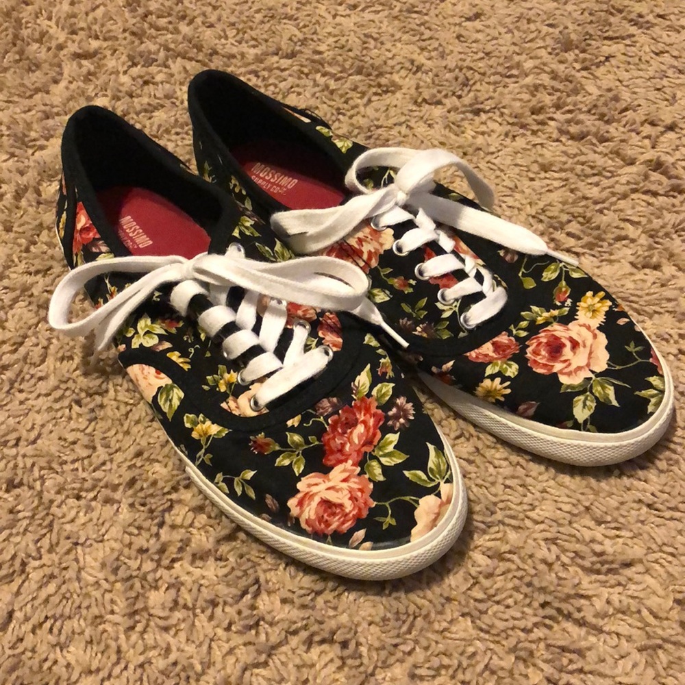 Mossimo Floral Lace up shoes.